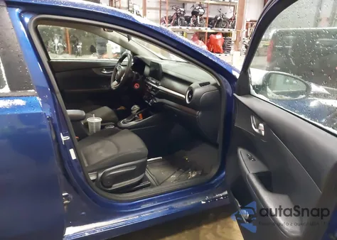 2019 Kia Forte Lxs z USA, uszkodzony, nr VIN 3KPF24AD7KE091811